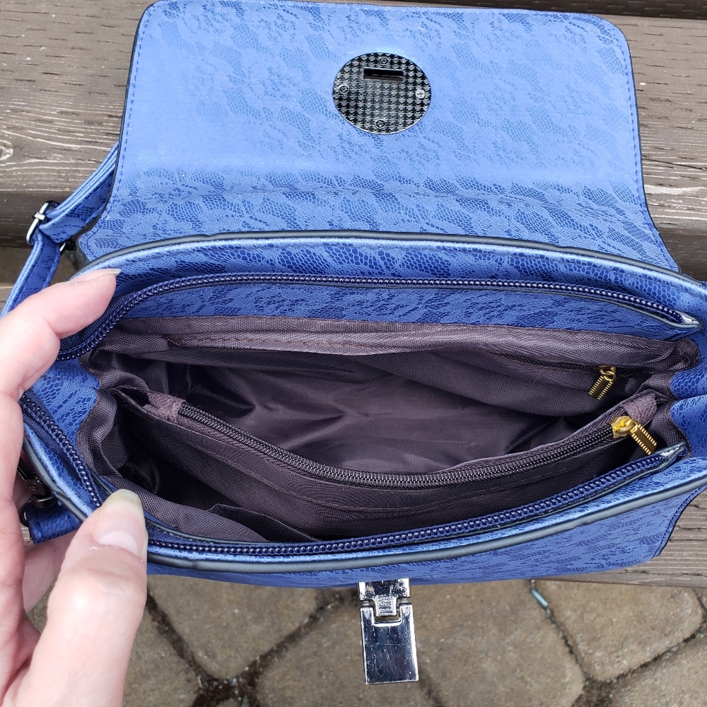 Blue purse with lace look print - Picture 8 of 10
